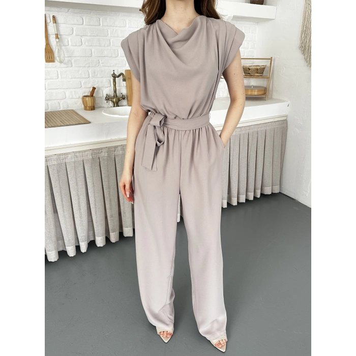 Kuşaklı Yaka Detaylı Zarif Tulum Bej