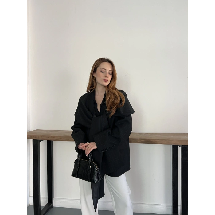 Çizgi Desen Önden Bağlamalı Tasarım Ceket Siyah