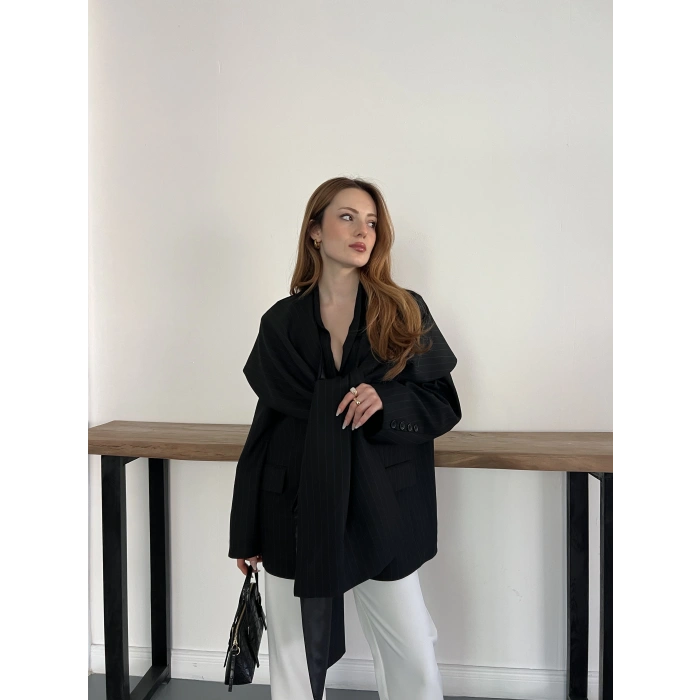 Çizgi Desen Önden Bağlamalı Tasarım Ceket Siyah