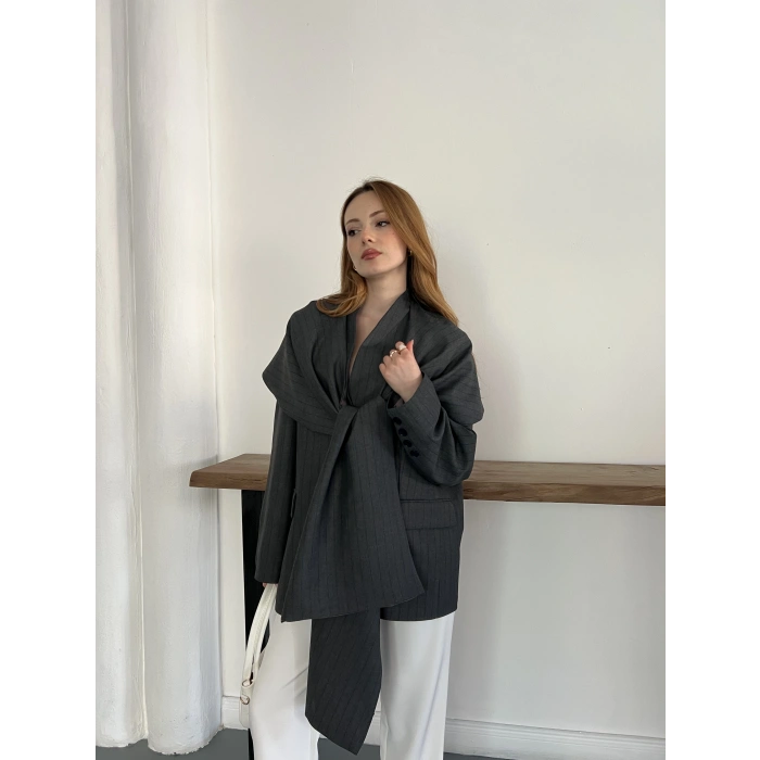 Çizgi Desen Önden Bağlamalı Tasarım Ceket Gri