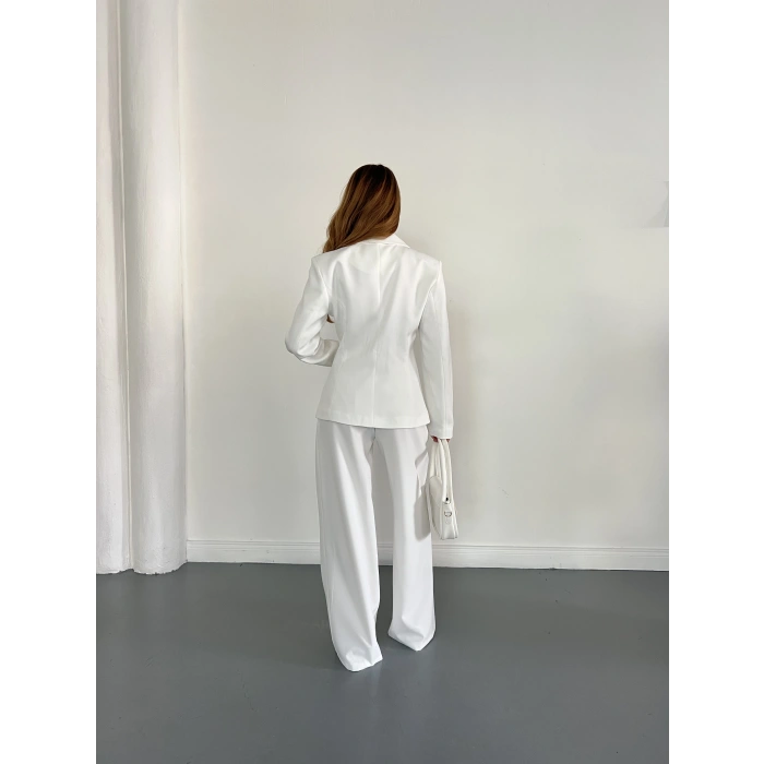 Düğme Detaylı Doublu Kumaş Tasarım Takım Beyaz