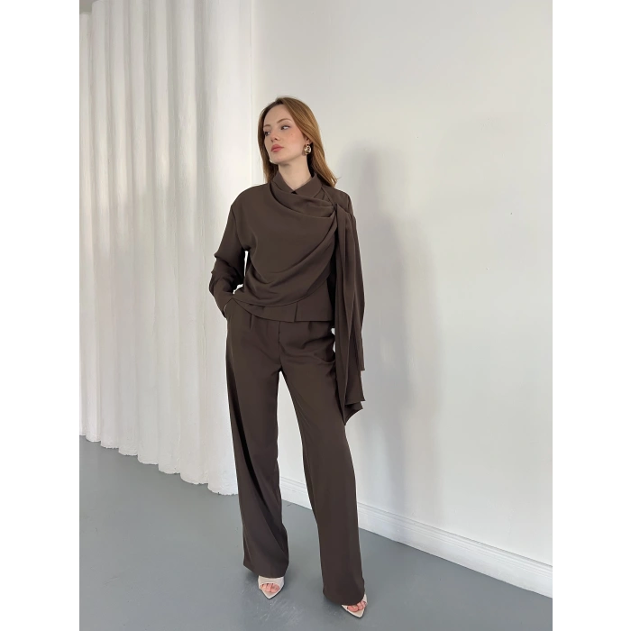 Drapeli Fular Detaylı Modal Kumaş Takım Kahve