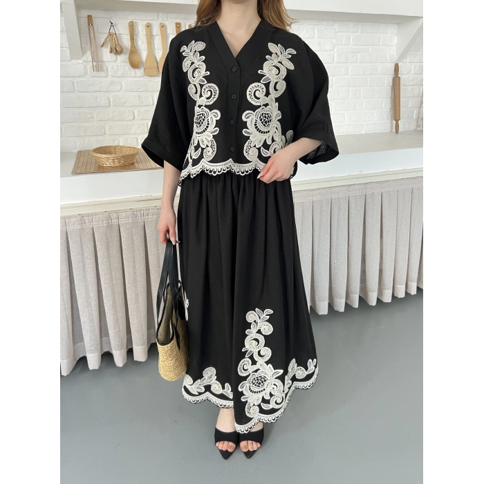 Nakış İşlemeli Keten İçi Astarlı Etekli Takım Siyah