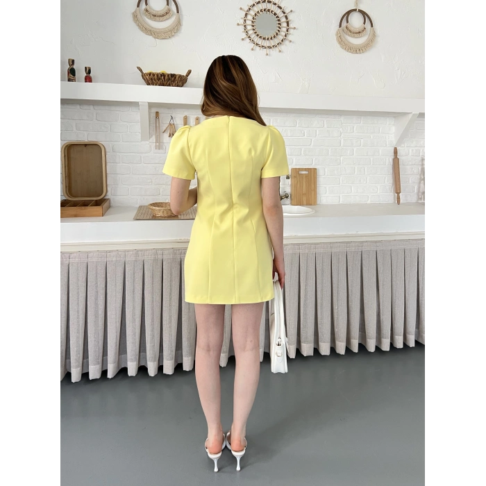 Minimal Çizgisi ve Modern Omuz Detaylı Mini Elbise Sarı