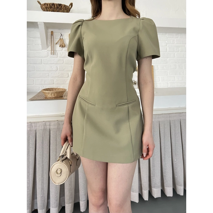 Minimal Çizgisi ve Modern Omuz Detaylı Mini Elbise Yeşil