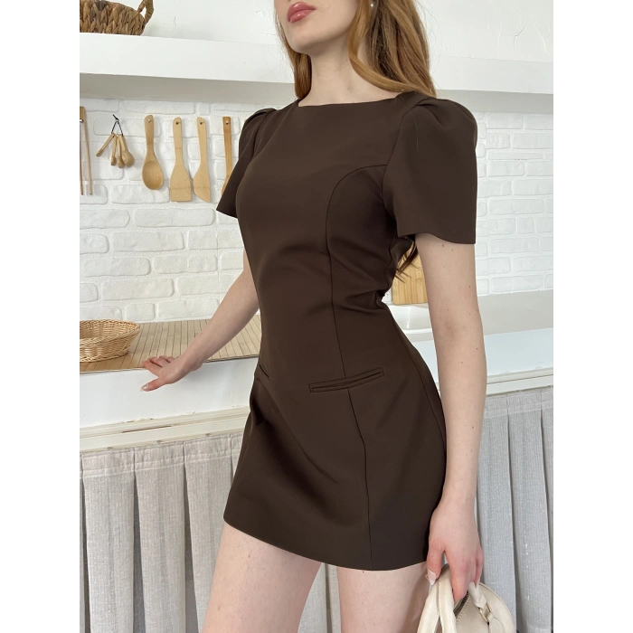 Minimal Çizgisi ve Modern Omuz Detaylı Mini Elbise Kahve