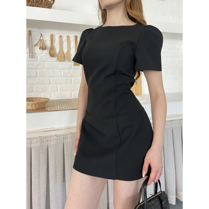 Minimal Çizgisi ve Modern Omuz Detaylı Mini Elbise Siyah