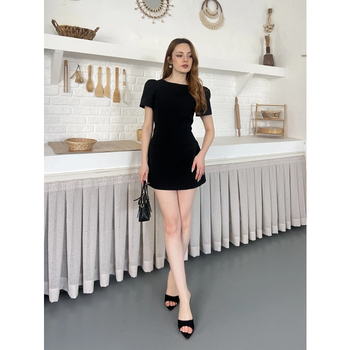 Minimal Çizgisi ve Modern Omuz Detaylı Mini Elbise Siyah