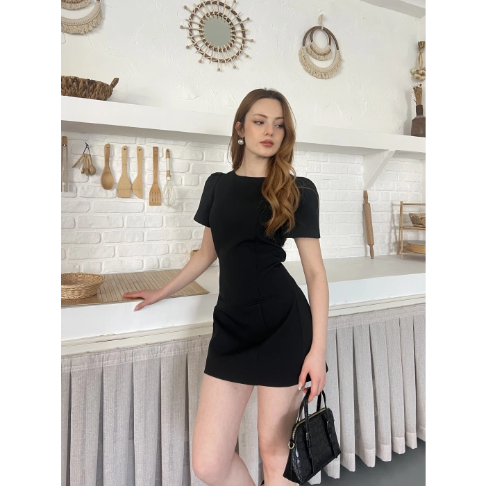 Minimal Çizgisi ve Modern Omuz Detaylı Mini Elbise Siyah