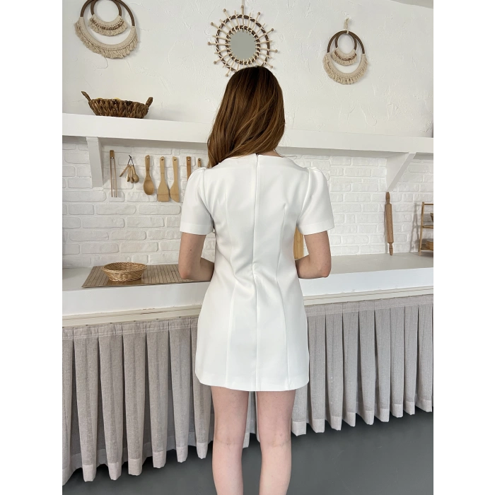 Minimal Çizgisi ve Modern Omuz Detaylı Mini Elbise Beyaz