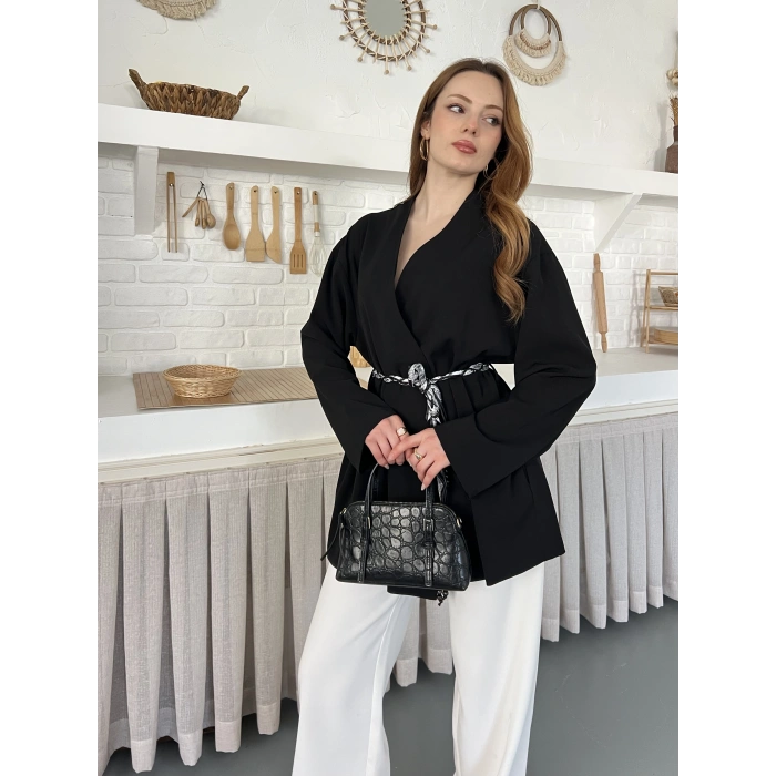 Kruvaze Yaka Bel Kuşaklı Tasarım Bluz Siyah