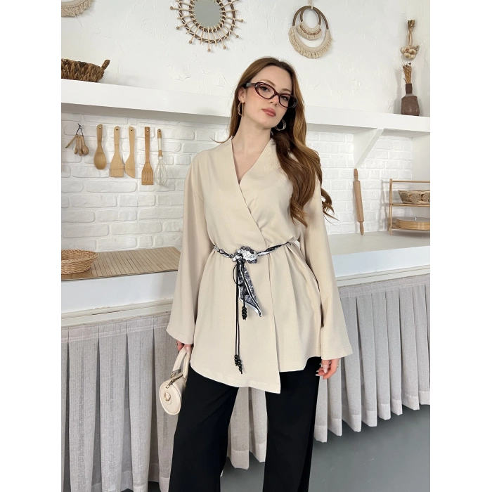 Kruvaze Yaka Bel Kuşaklı Tasarım Bluz Bej