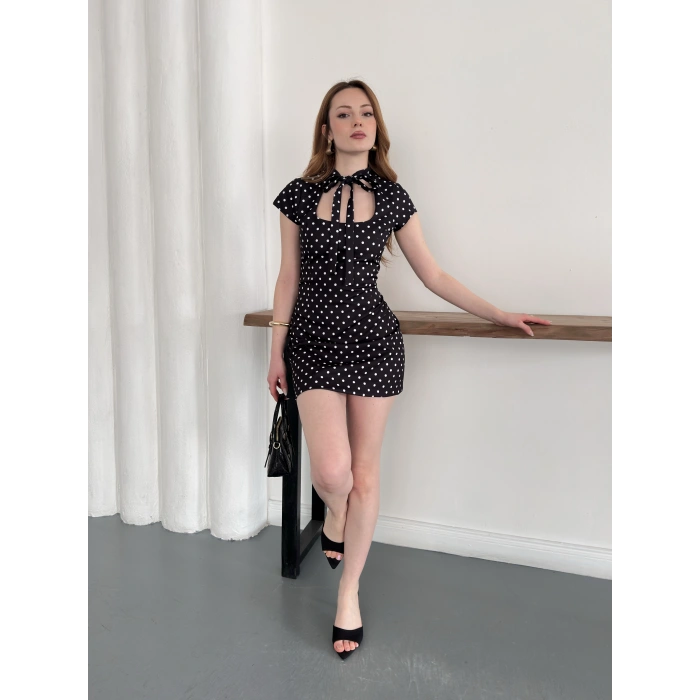 Puantiyeli Yaka Detaylı Mini Elbise Siyah