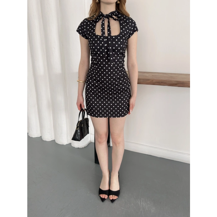 Puantiyeli Yaka Detaylı Mini Elbise Siyah