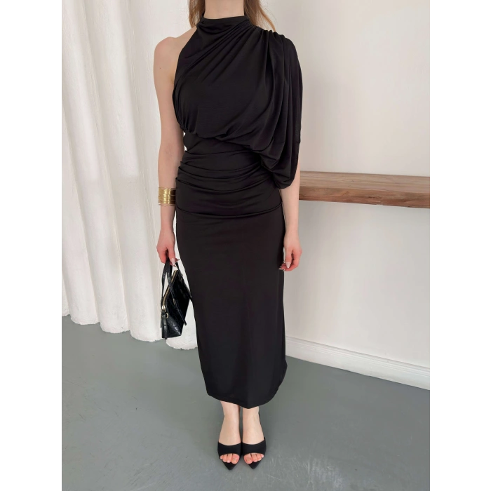 Tek Omuz Kol Detaylı Büzgü Elbise Siyah