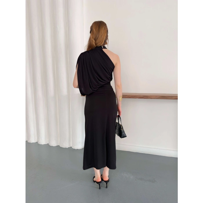 Tek Omuz Kol Detaylı Büzgü Elbise Siyah