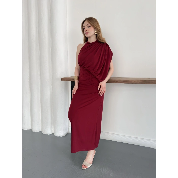 Tek Omuz Kol Detaylı Büzgü Elbise Bordo