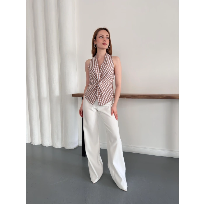 Kazayağı Desenli Sıfır Kol Bluz Kahve