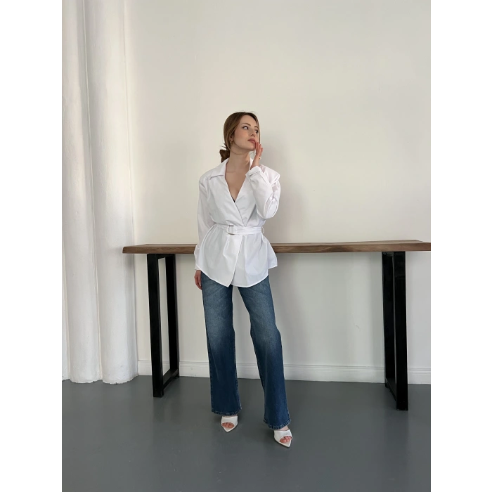 Kemer Detaylı Poplin Gömlek Beyaz