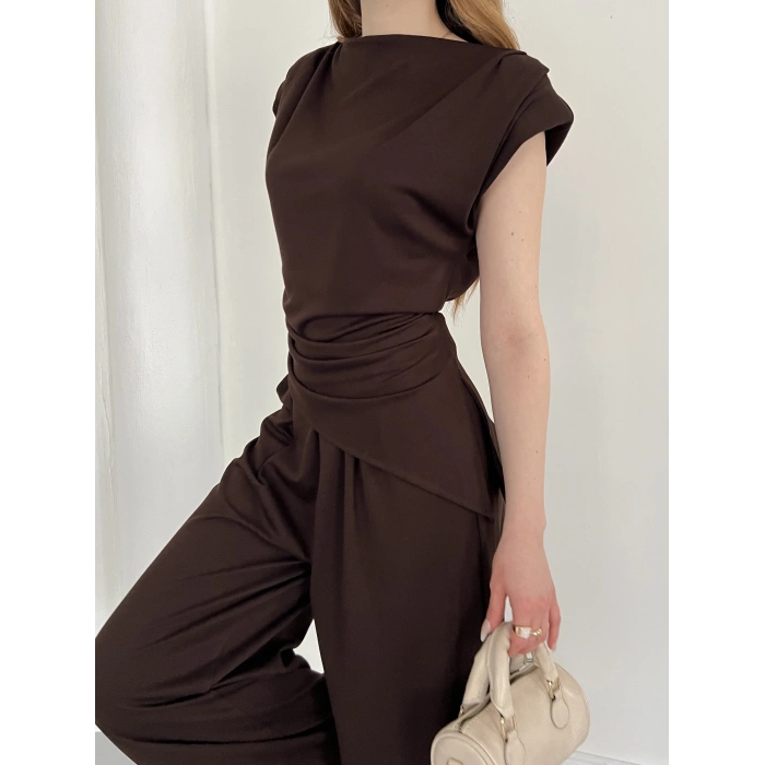 Omuz Vatkalı Asimetrik Kesim Takım Kahve