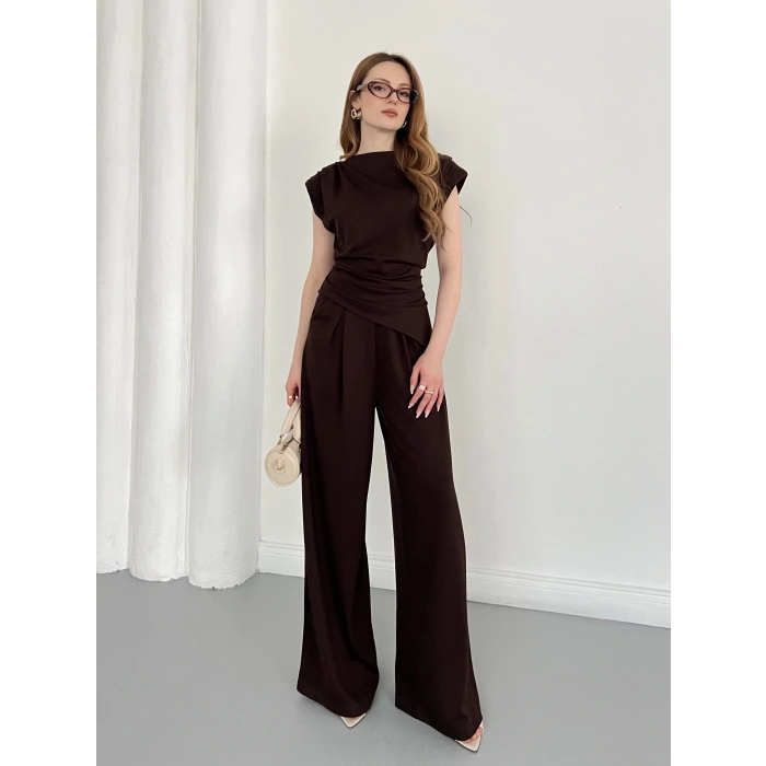 Omuz Vatkalı Asimetrik Kesim Takım Kahve