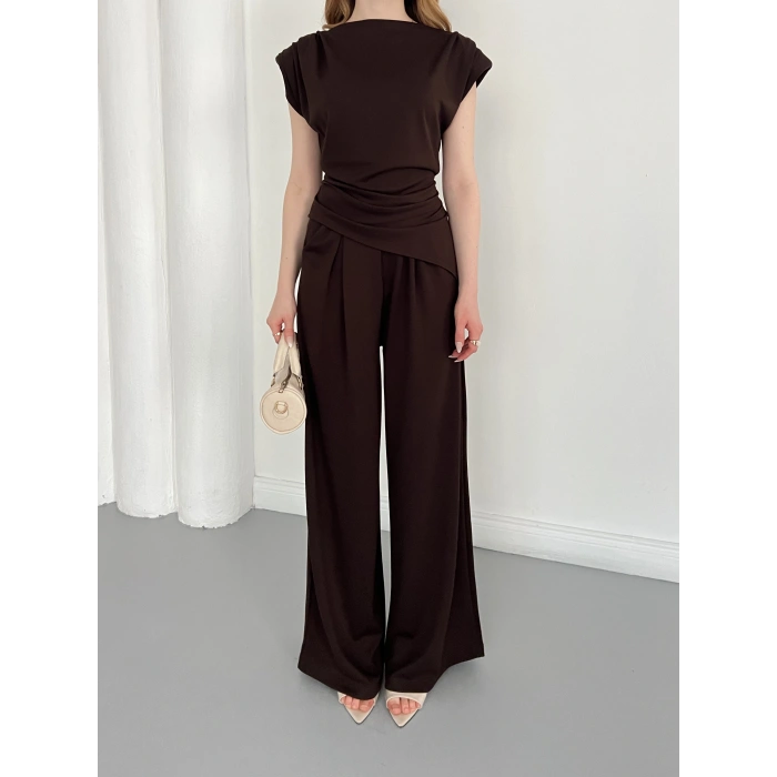 Omuz Vatkalı Asimetrik Kesim Takım Kahve