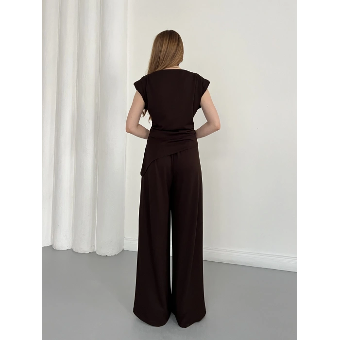 Omuz Vatkalı Asimetrik Kesim Takım Kahve