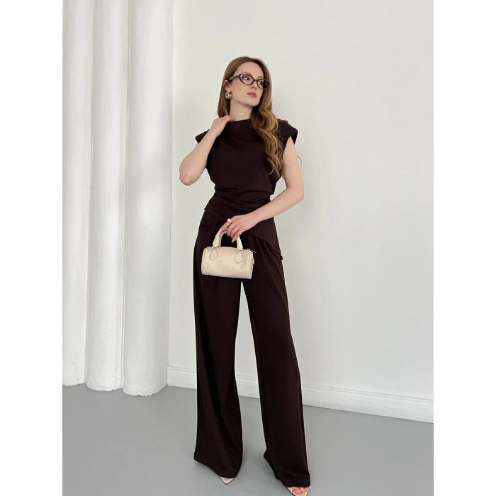 Omuz Vatkalı Asimetrik Kesim Takım Kahve