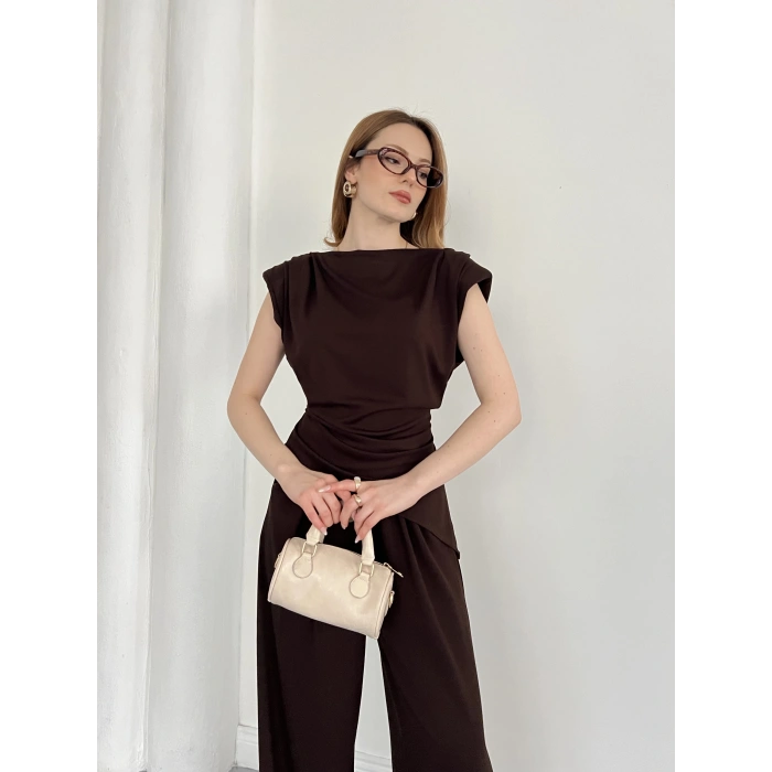 Omuz Vatkalı Asimetrik Kesim Takım Kahve