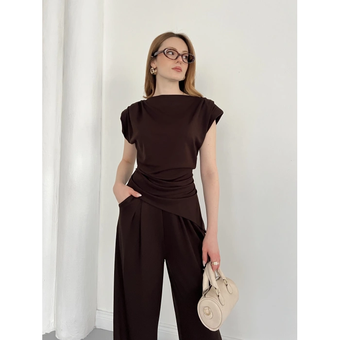 Omuz Vatkalı Asimetrik Kesim Takım Kahve