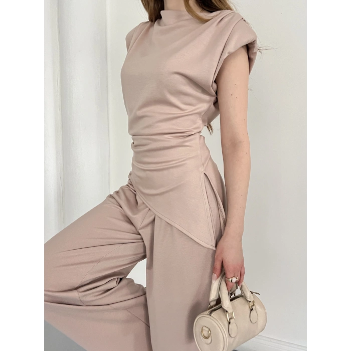 Omuz Vatkalı Asimetrik Kesim Takım Pudra