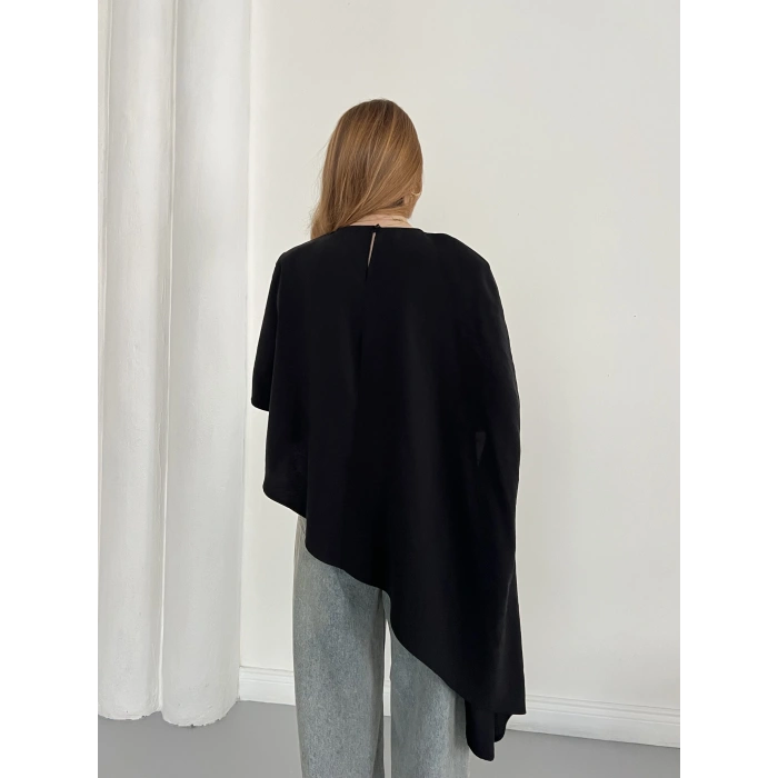 Asimetrik Kesim Vatkalı Tasarım Bluz Siyah