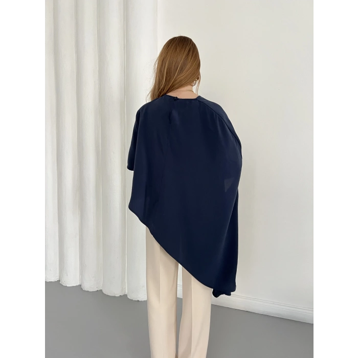 Asimetrik Kesim Vatkalı Tasarım Bluz Lacivert