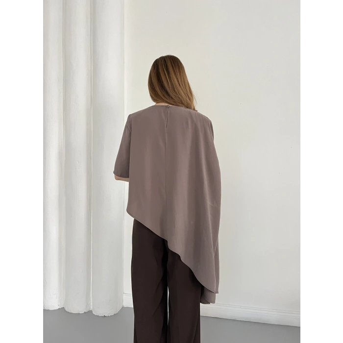 Asimetrik Kesim Vatkalı Tasarım Bluz Vizon