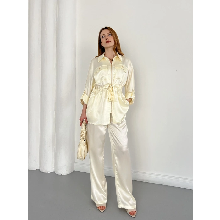 Belden Bağlama Detaylı Fermuarlı Saten Takım Tereyağ Sarısı