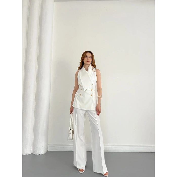 Gold Düğmeli Yelekli Pantolon Takım Beyaz