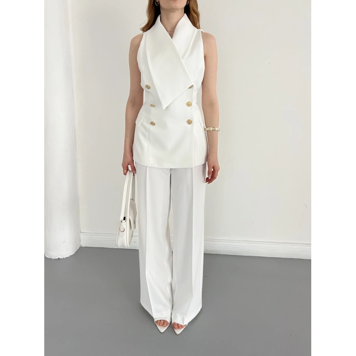 Gold Düğmeli Yelekli Pantolon Takım Beyaz