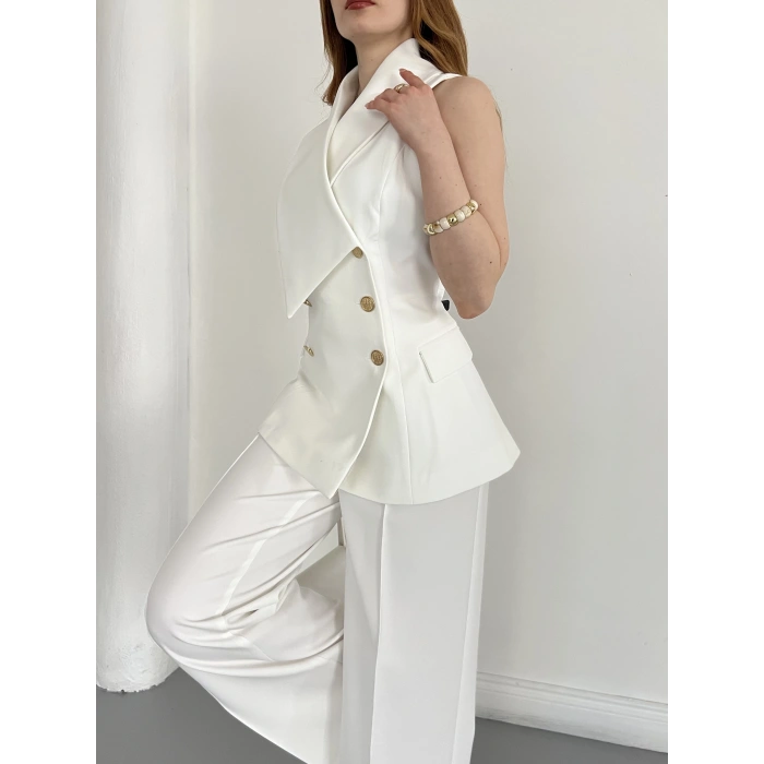 Gold Düğmeli Yelekli Pantolon Takım Beyaz