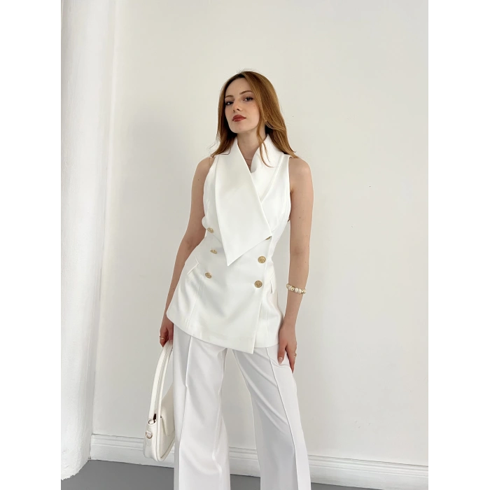 Gold Düğmeli Yelekli Pantolon Takım Beyaz