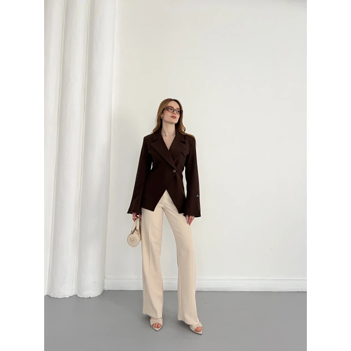 Kruvaze Yaka Tek Düğme Detaylı Tasarım Ceket Kahve