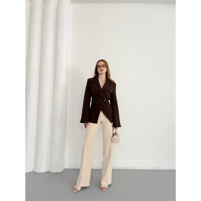 Kruvaze Yaka Tek Düğme Detaylı Tasarım Ceket Kahve