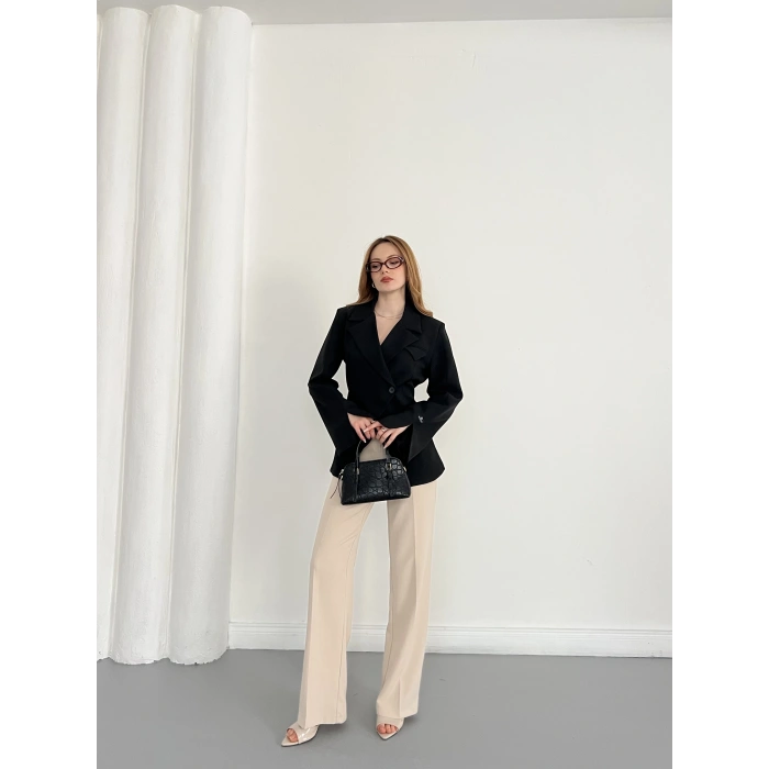 Kruvaze Yaka Tek Düğme Detaylı Tasarım Ceket Siyah