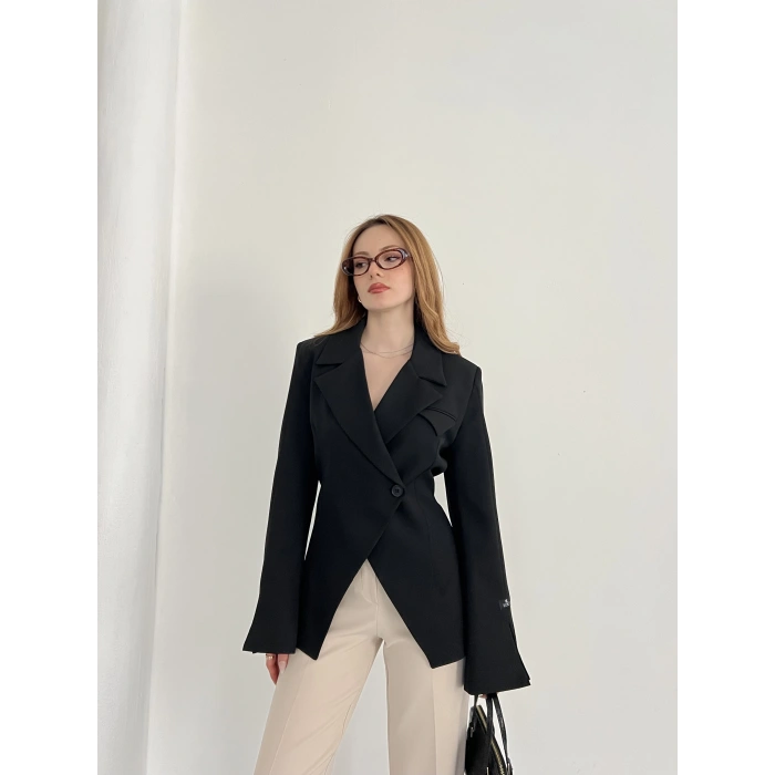 Kruvaze Yaka Tek Düğme Detaylı Tasarım Ceket Siyah