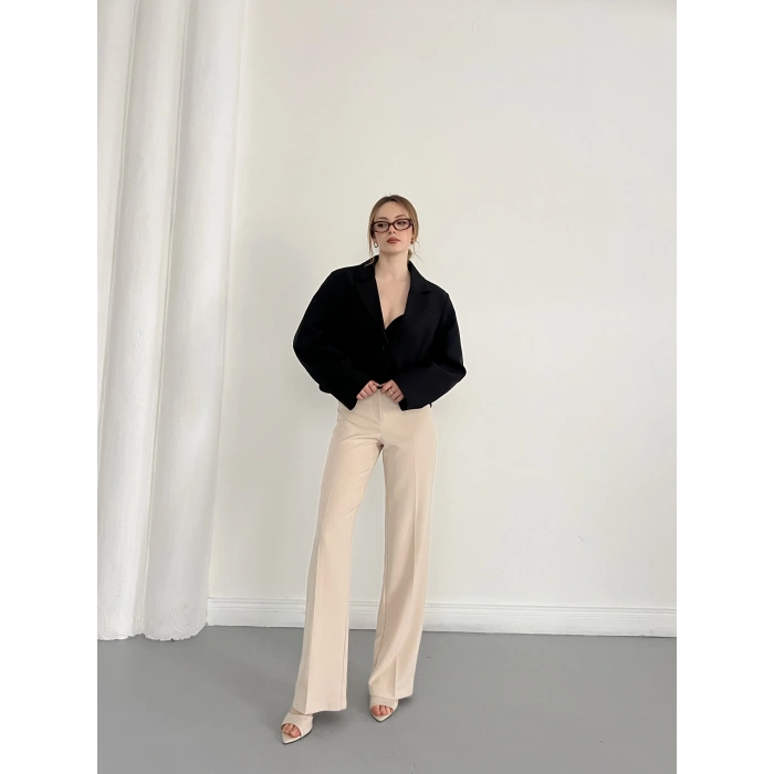 Kruvaze Yaka Tek Düğme Detay Crop Ceket Siyah