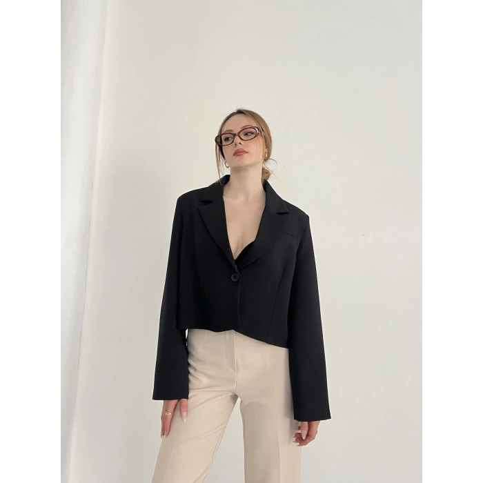 Kruvaze Yaka Tek Düğme Detay Crop Ceket Siyah