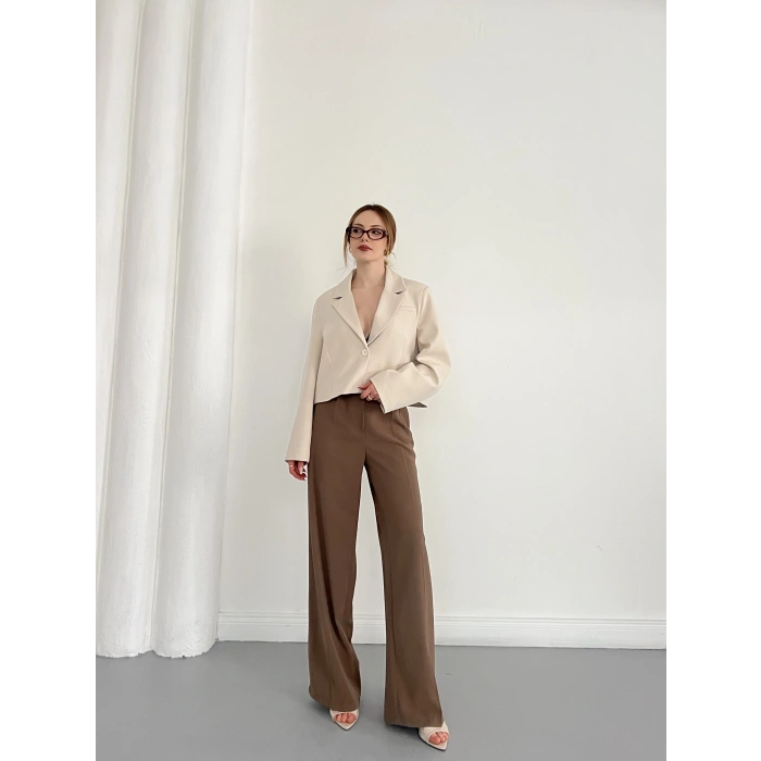 Kruvaze Yaka Tek Düğme Detay Crop Ceket Bej