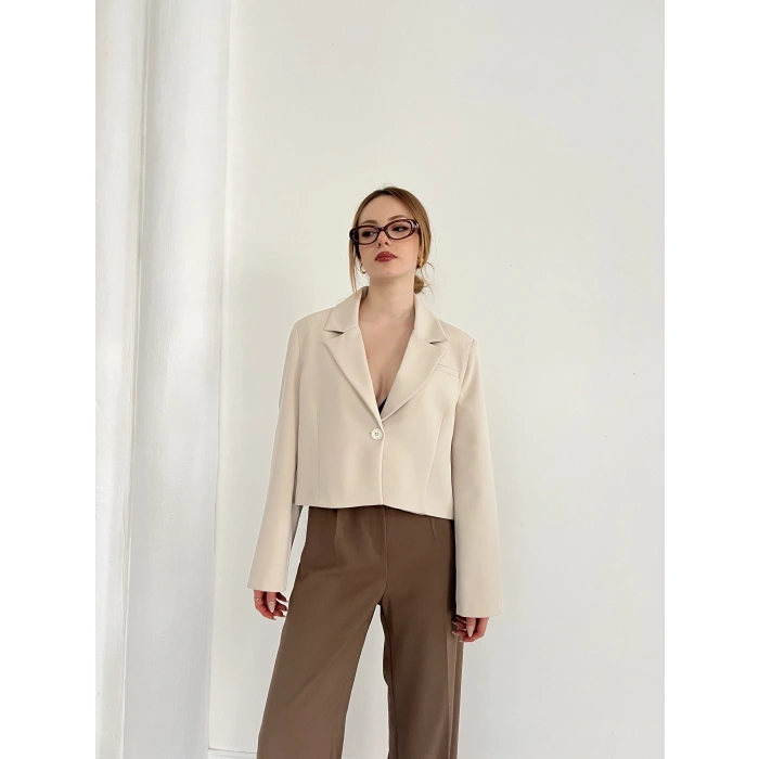 Kruvaze Yaka Tek Düğme Detay Crop Ceket Bej