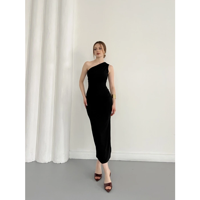 Tek Omuz Büzgü Detaylı Yırmaçlı Sandy Elbise Siyah