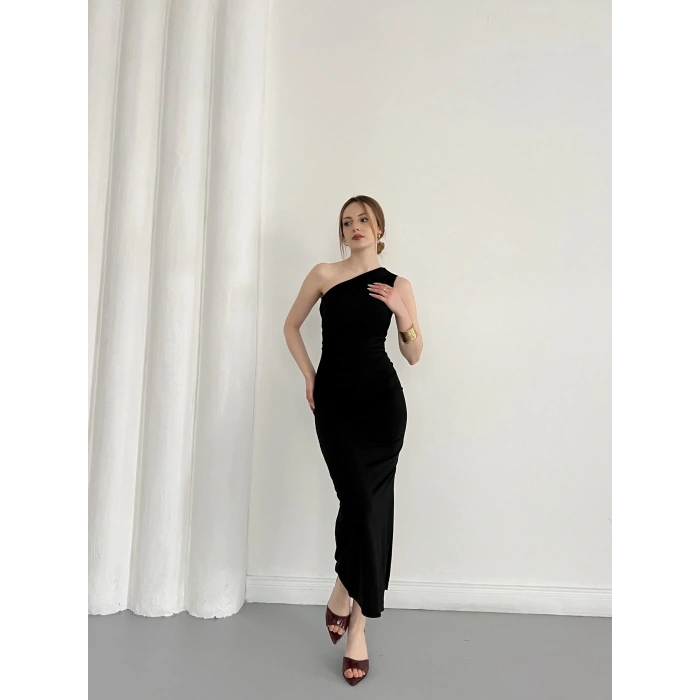 Tek Omuz Büzgü Detaylı Yırmaçlı Sandy Elbise Siyah