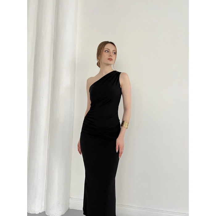 Tek Omuz Büzgü Detaylı Yırmaçlı Sandy Elbise Siyah